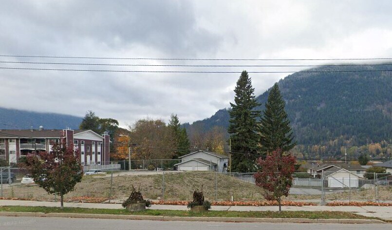 705 Nelson Ave, Nelson, BC for Sale
