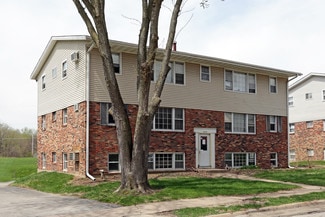 Davenport, IA Apartments - 3544 Kimberly Downs Rd