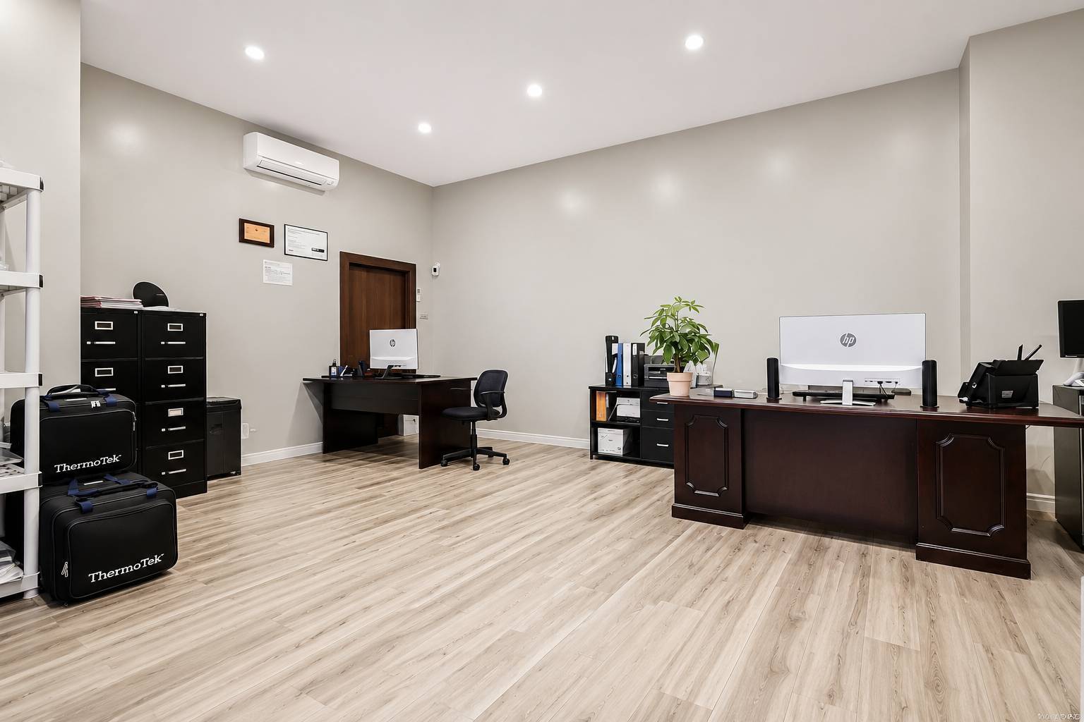 78-04 67th Dr, Middle Village, NY for Rent