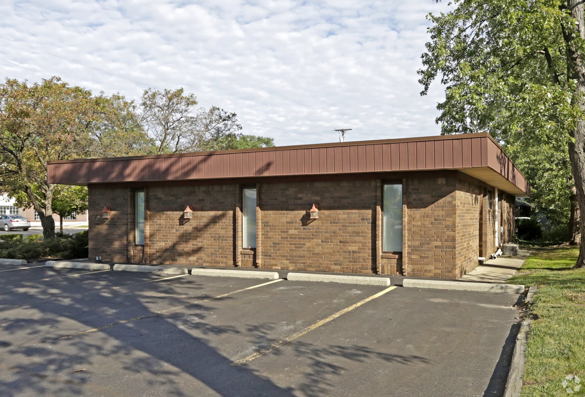 2710 Dixie Hwy, Waterford, MI for Rent