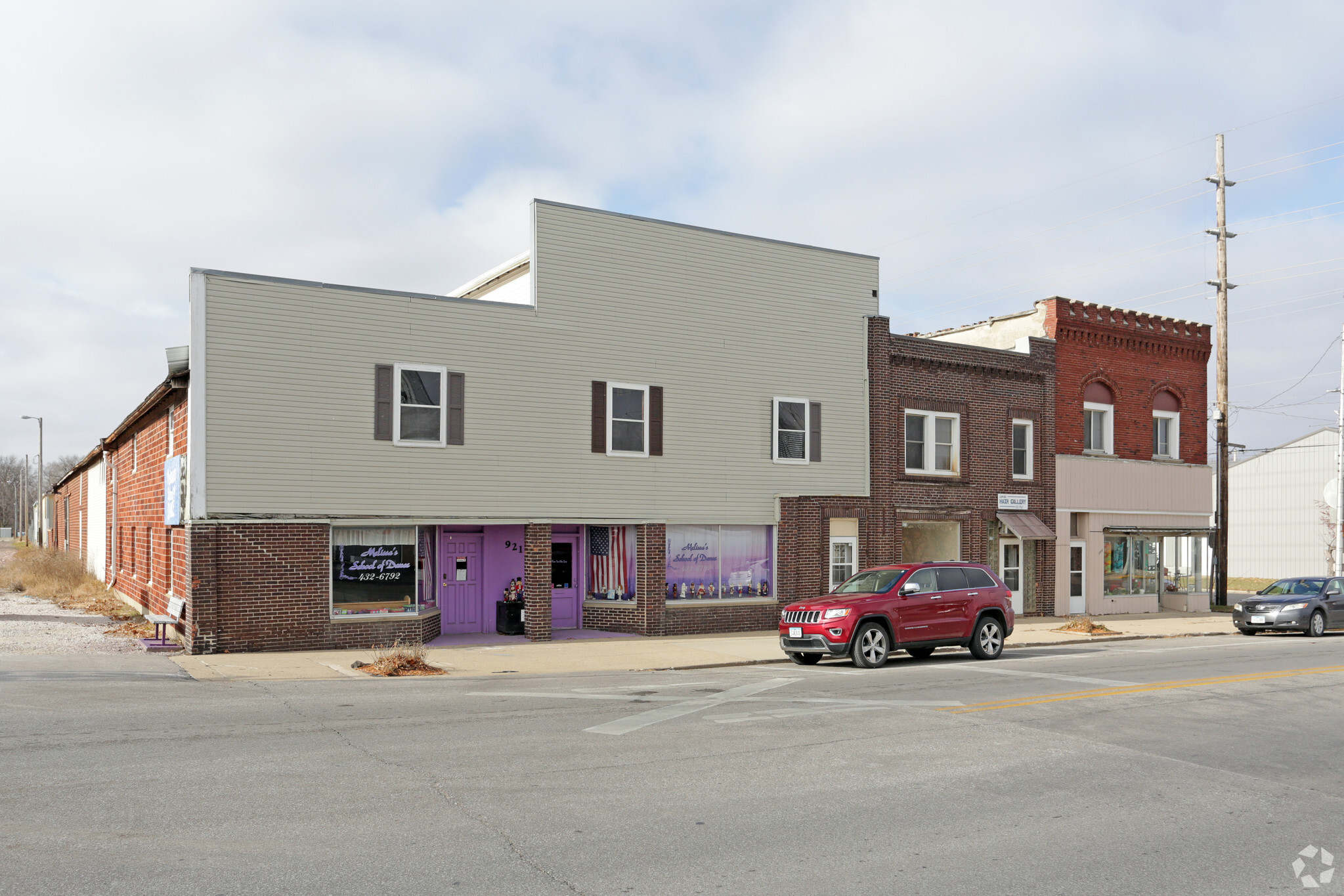 921-927 Story St, Boone, IA for Rent