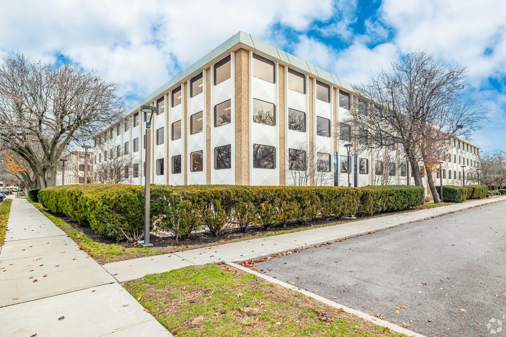 2 Huntington Quadrangle, Melville, NY for Rent