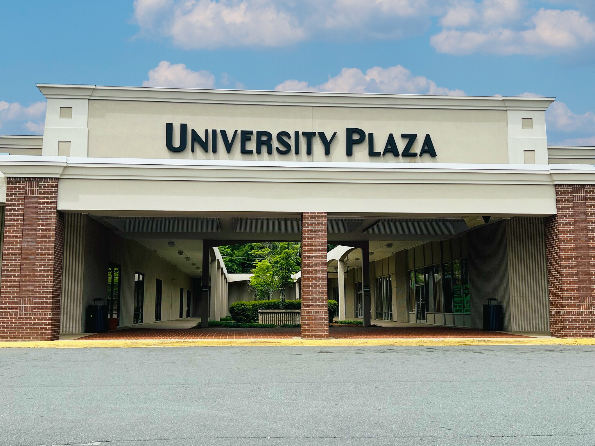 7736-7774 North Point Blvd, Winston-Salem, NC for Rent