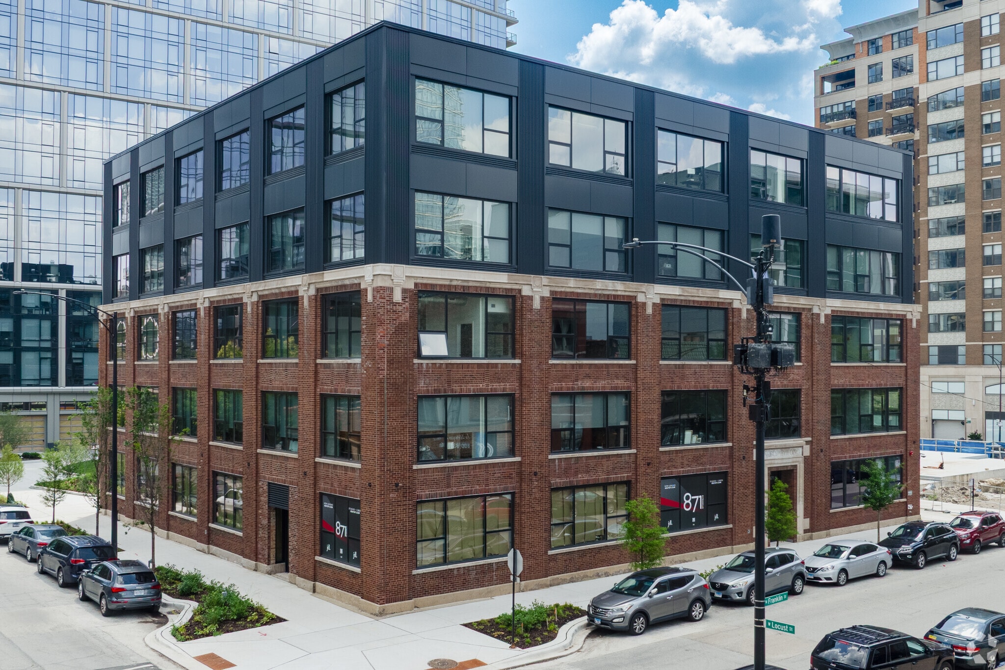 871 N Franklin St, Chicago, IL for Rent