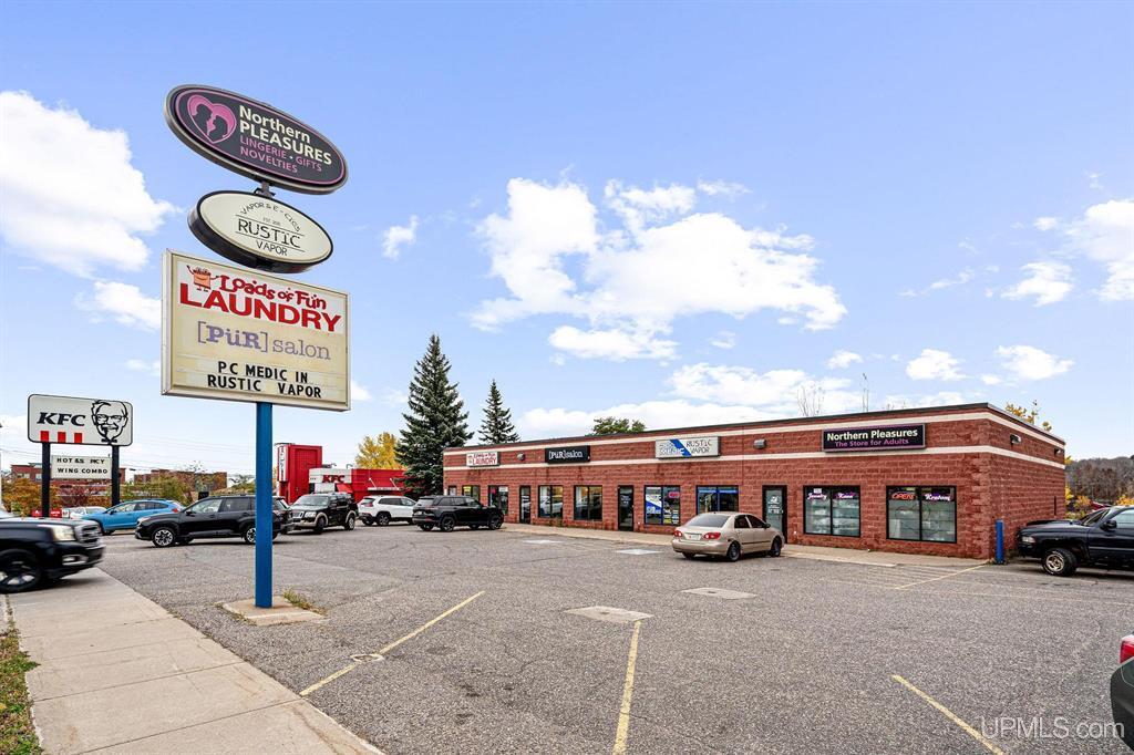 1021 W Washington St, Marquette, MI for Sale