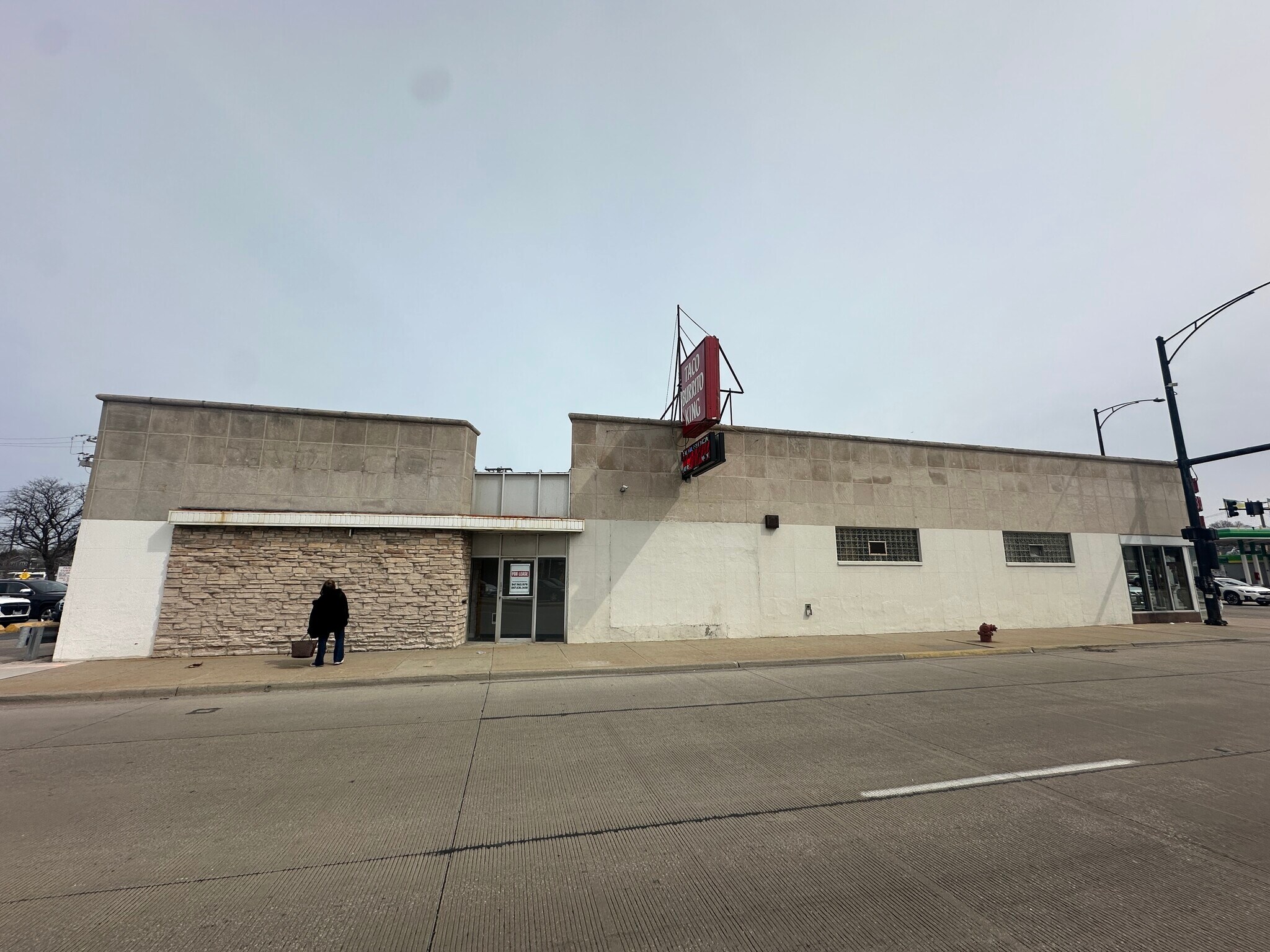 7150-7154 W Higgins Ave, Chicago, IL for Rent