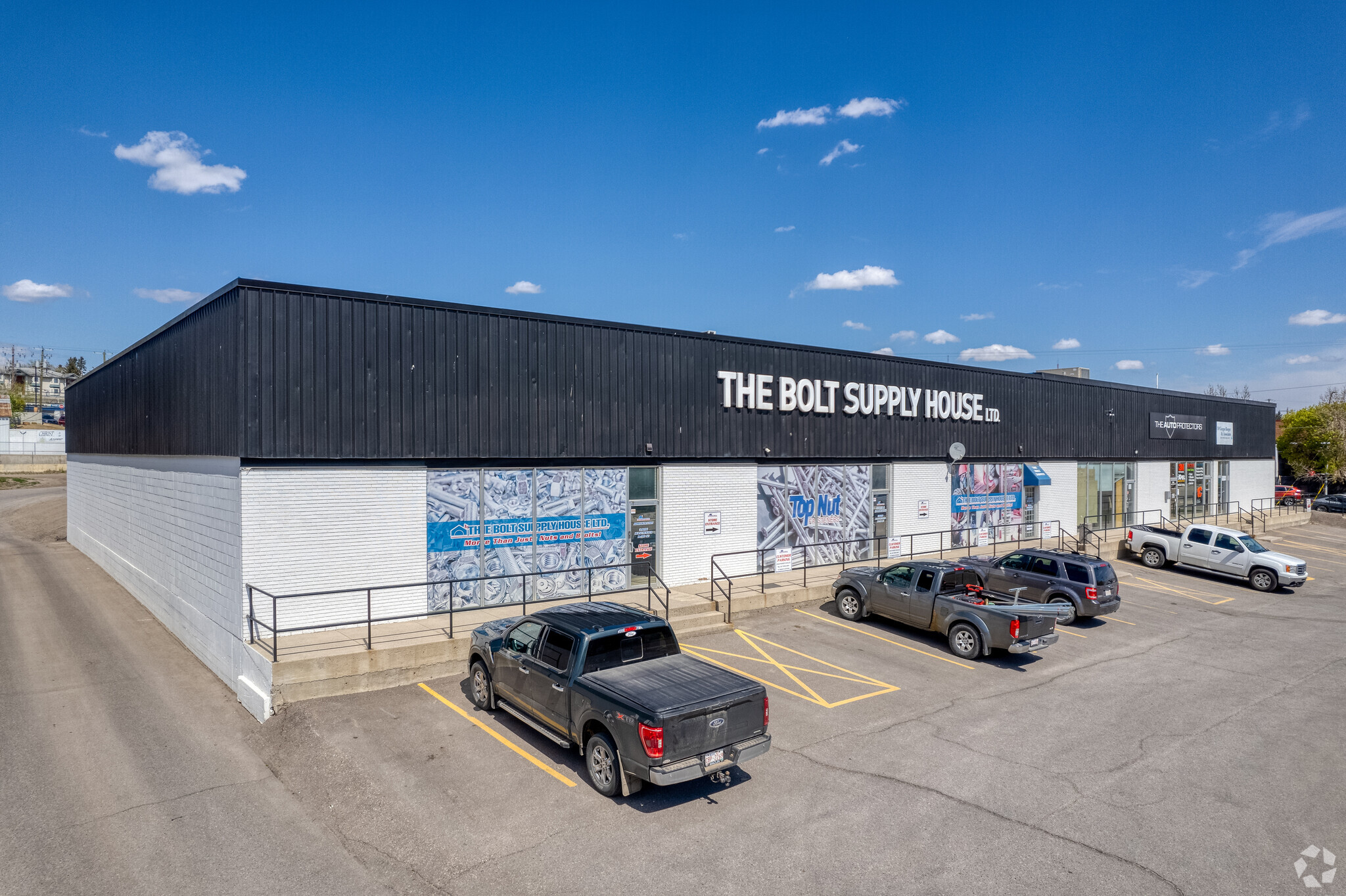 3905-3909 Manchester Rd SE, Calgary, AB for Rent