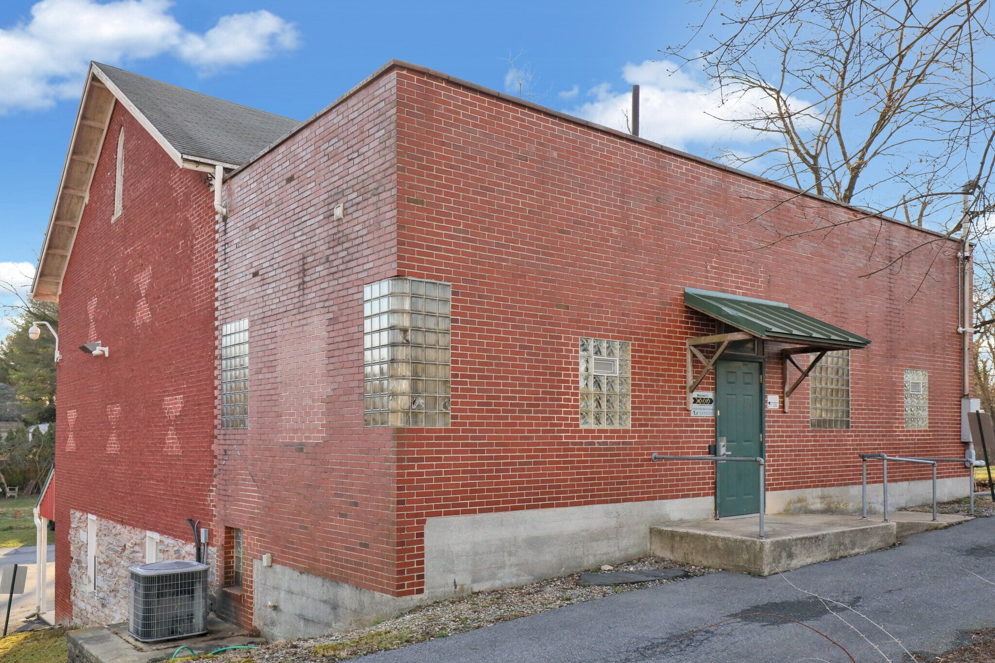 400 E Main St, Annville, PA for Sale