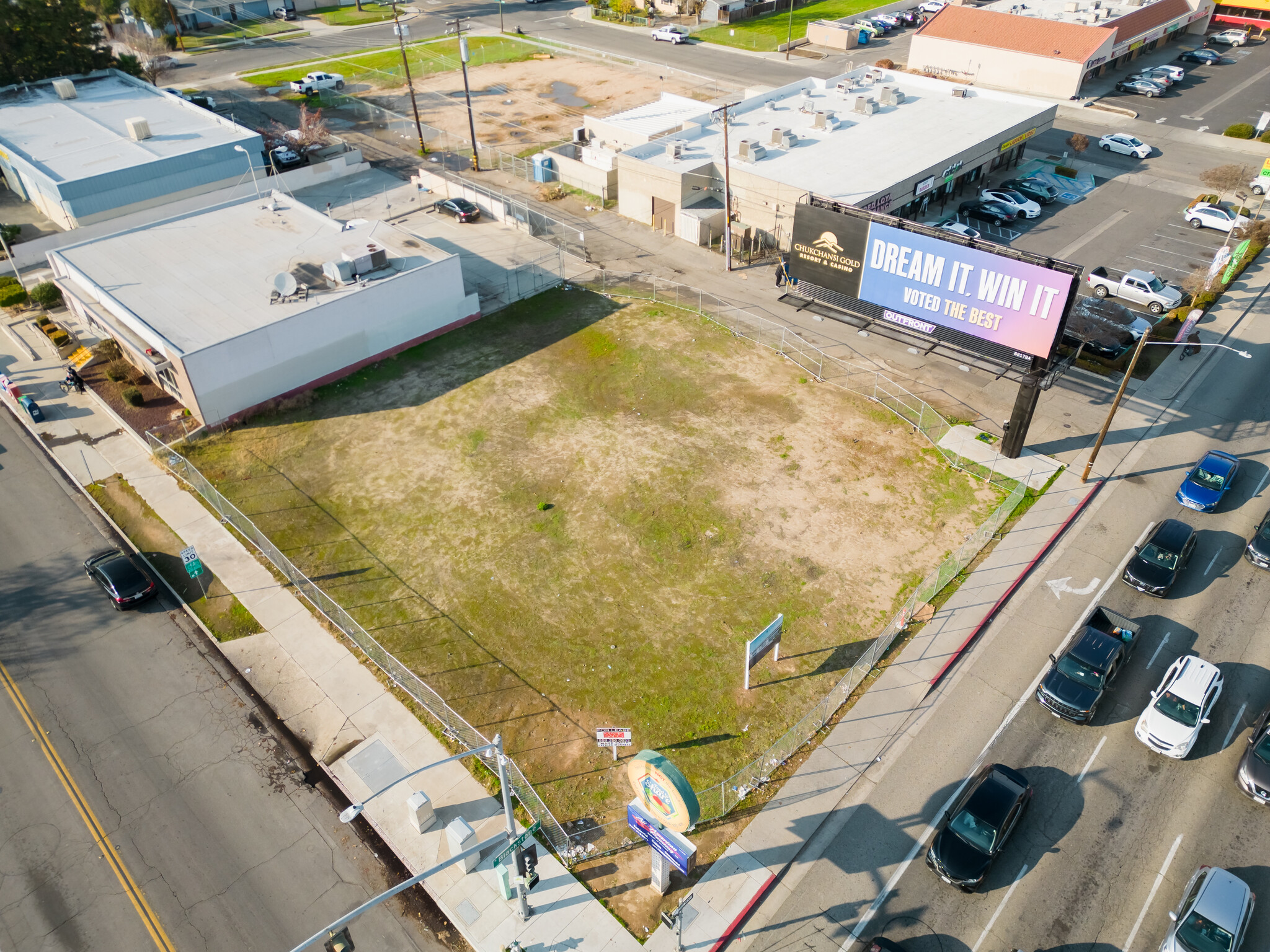 7315 N Blackstone Ave, Fresno, CA for Rent