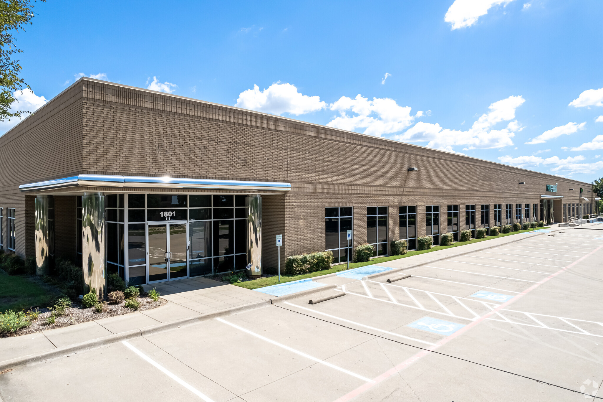 1801 Lakepointe Dr, Lewisville, TX for Rent