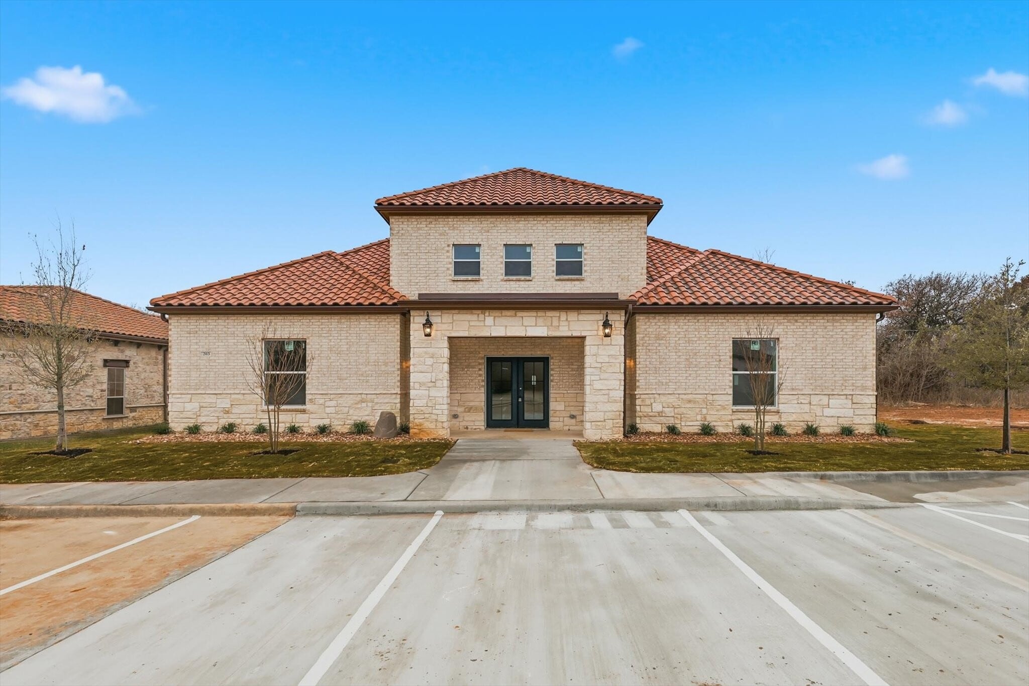 203 E Debbie Ln, Mansfield, TX for Rent