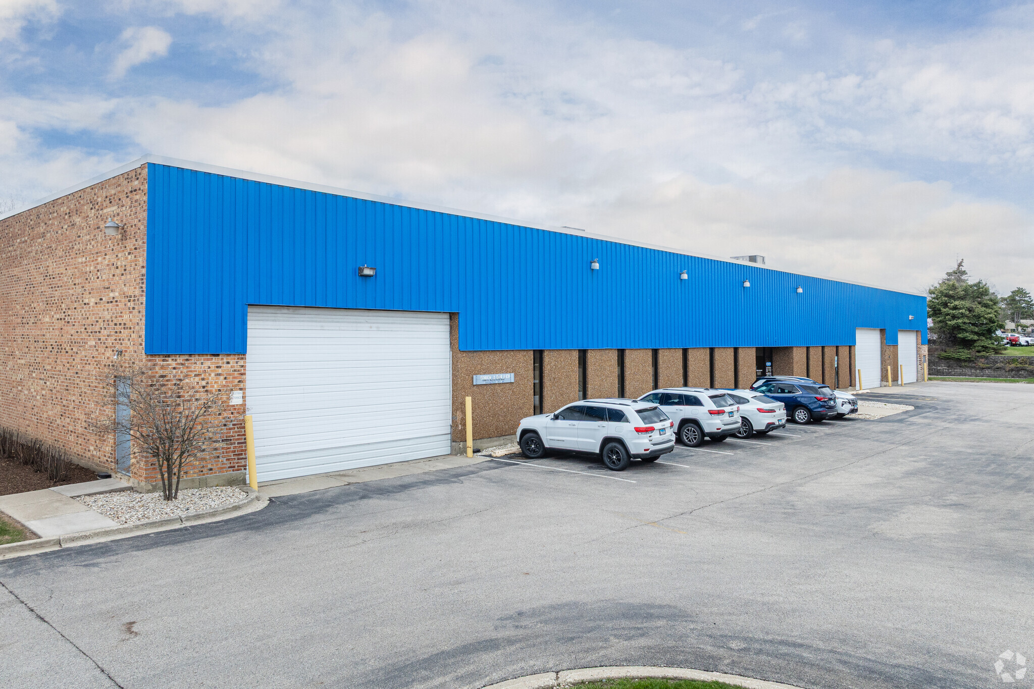 1700-1710 S Butterfield Rd, Mundelein, IL for Rent
