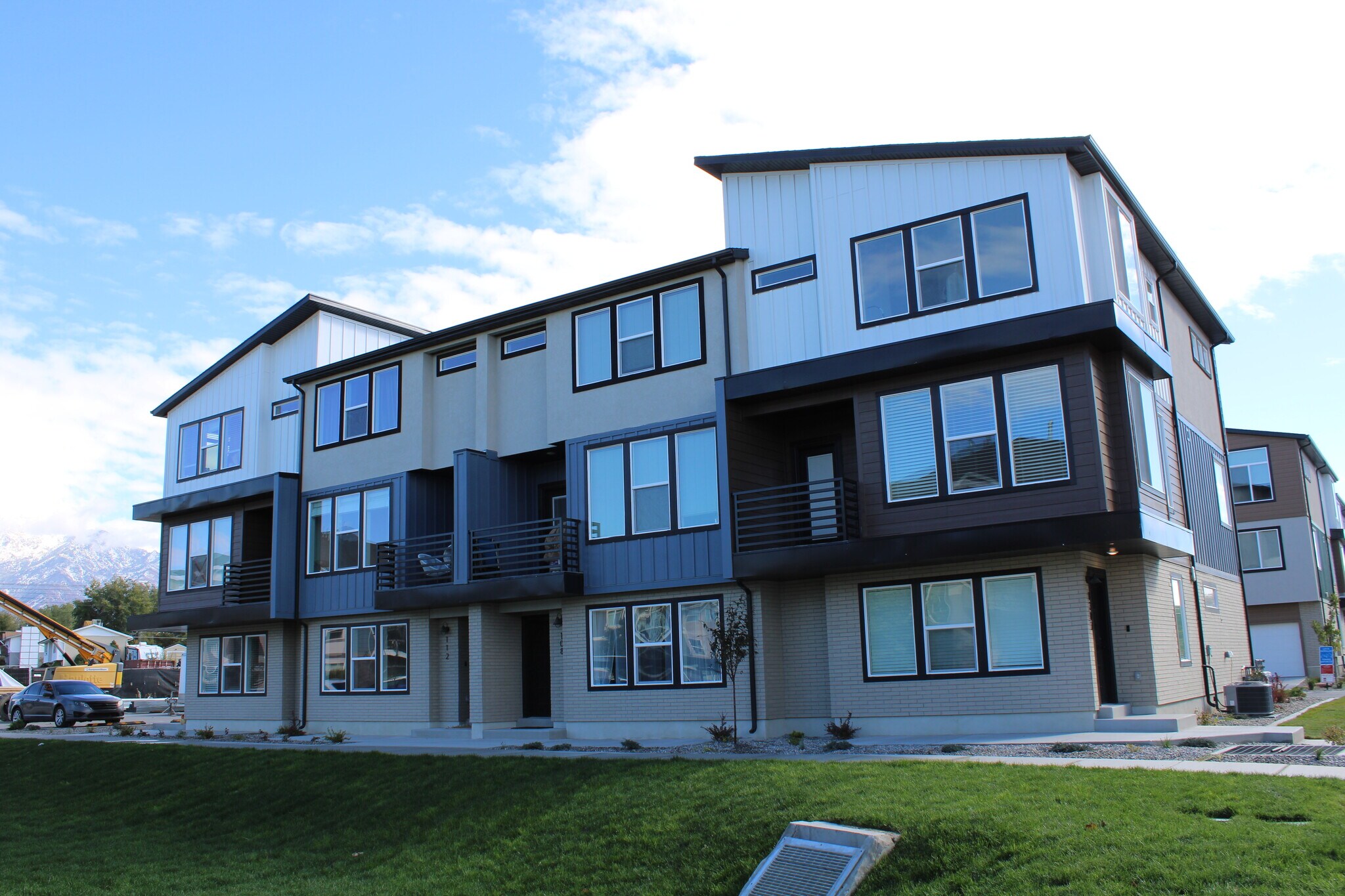 147 E Amboise Ct Sandy, UT 84070 MultiFamily Property for Lease on