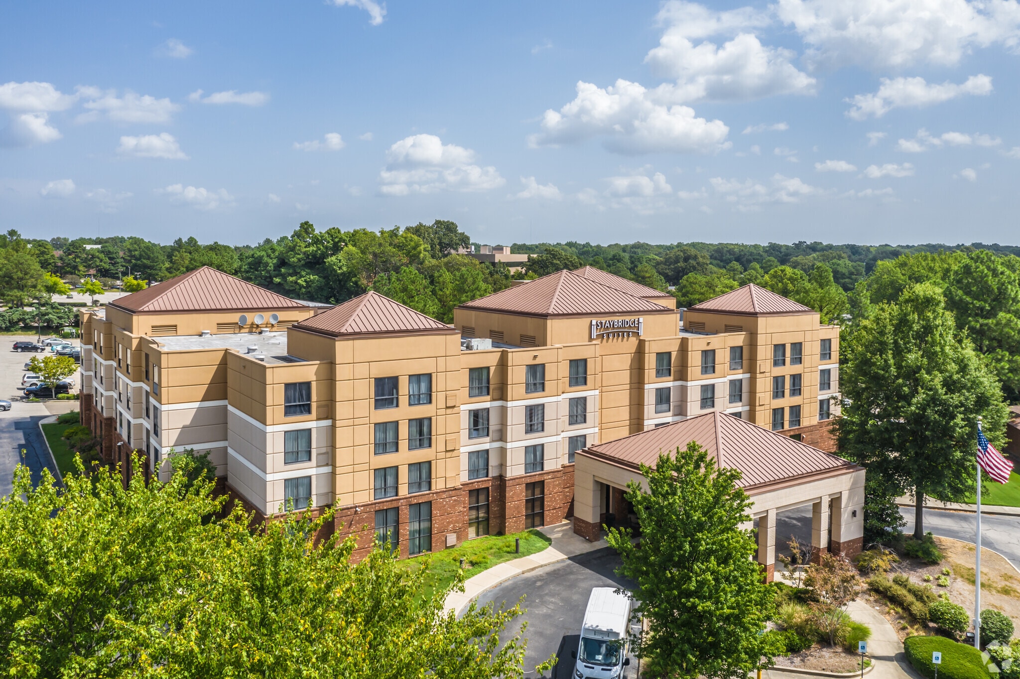 1070 Ridge Lake Blvd, Memphis, TN for Sale
