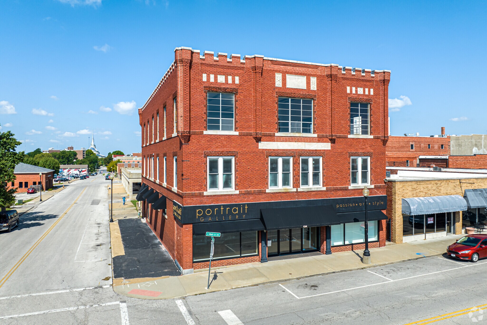 124 S Main St Independence, MO 64050 Retail Property for Lease on