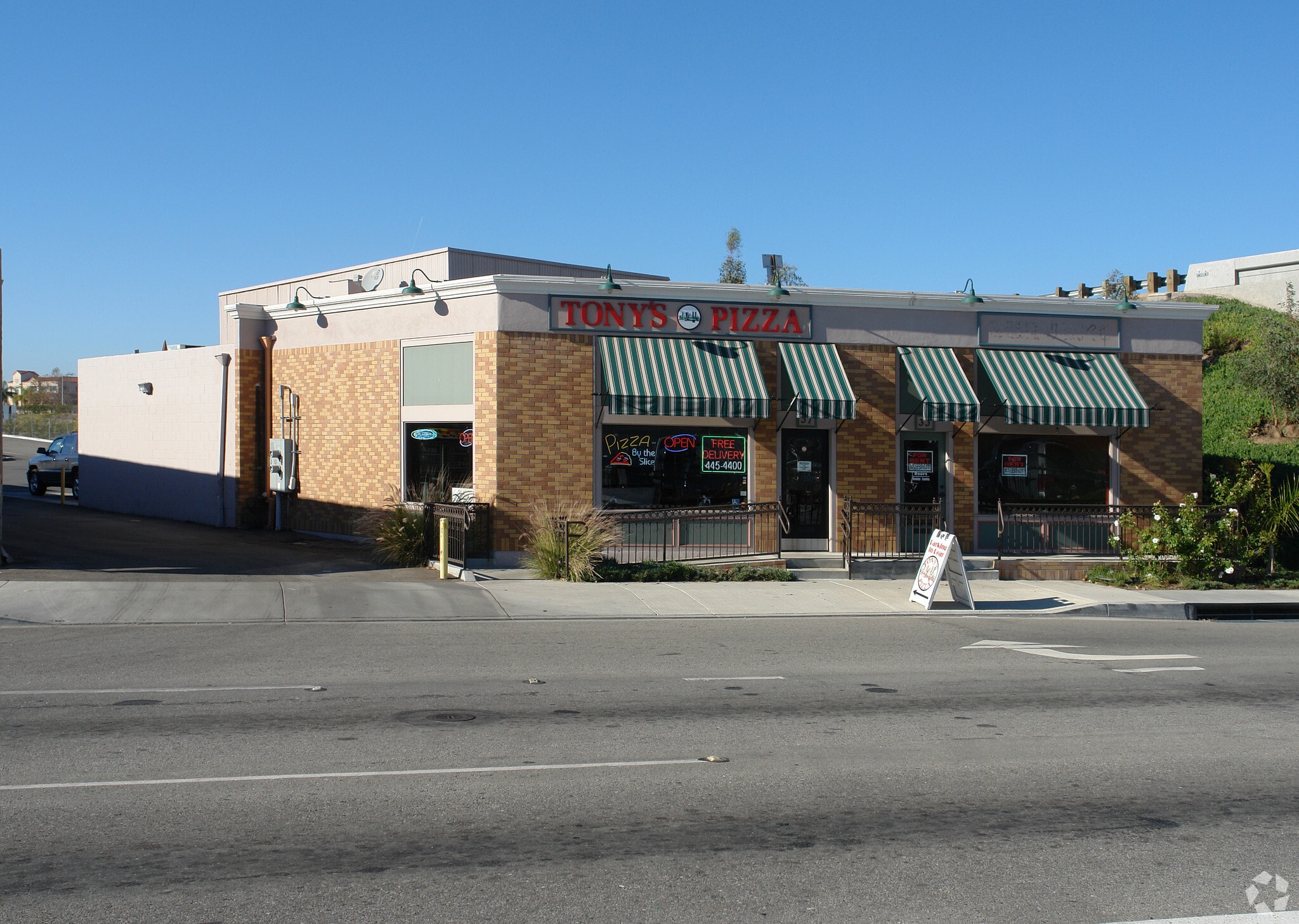 31-33 N Lewis Rd, Camarillo, CA for Rent