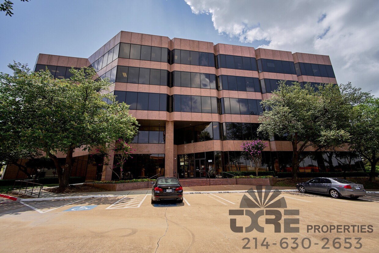 1600 Airport Fwy, Bedford, TX for Rent