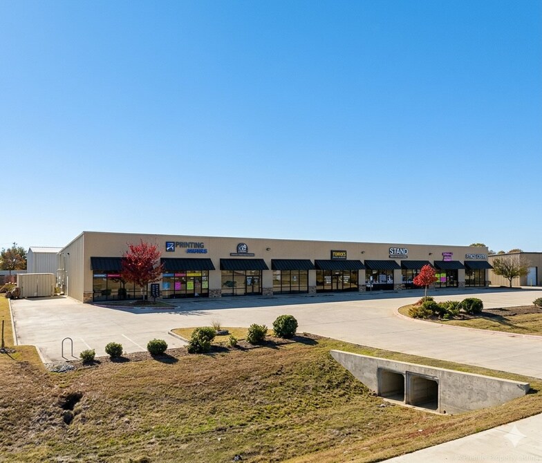 5850 Kroger Dr, Fort Worth, TX for Rent