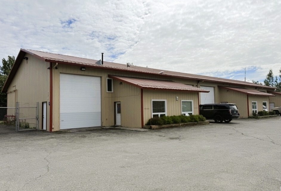 276 E Danna Ave, Wasilla, AK for Sale