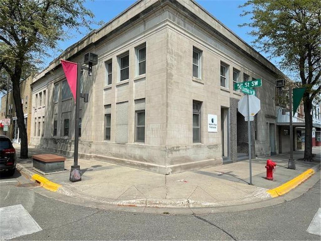 436 Litchfield Ave SW Willmar, MN 56201 Office Property for Lease on