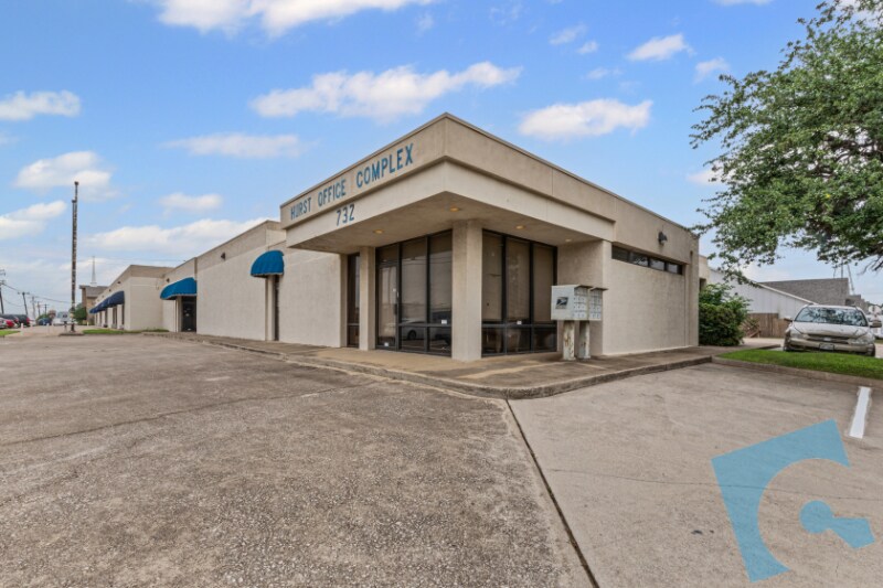 732-750 W Hurst Blvd, Hurst, TX for Rent