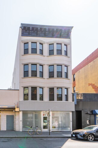 Brooklyn, NY undefined - 800 Manhattan Ave