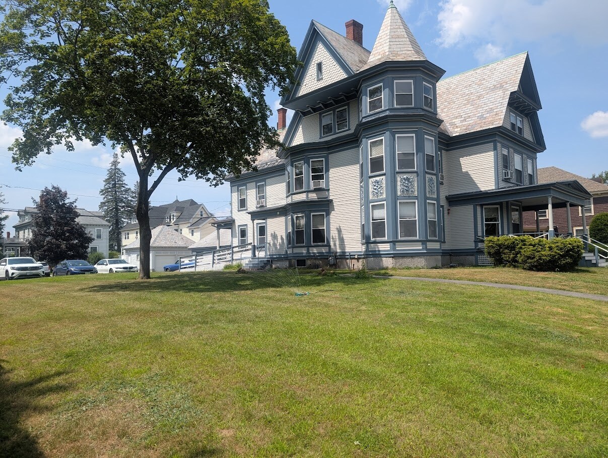 708 Pine St, Manchester, NH for Rent