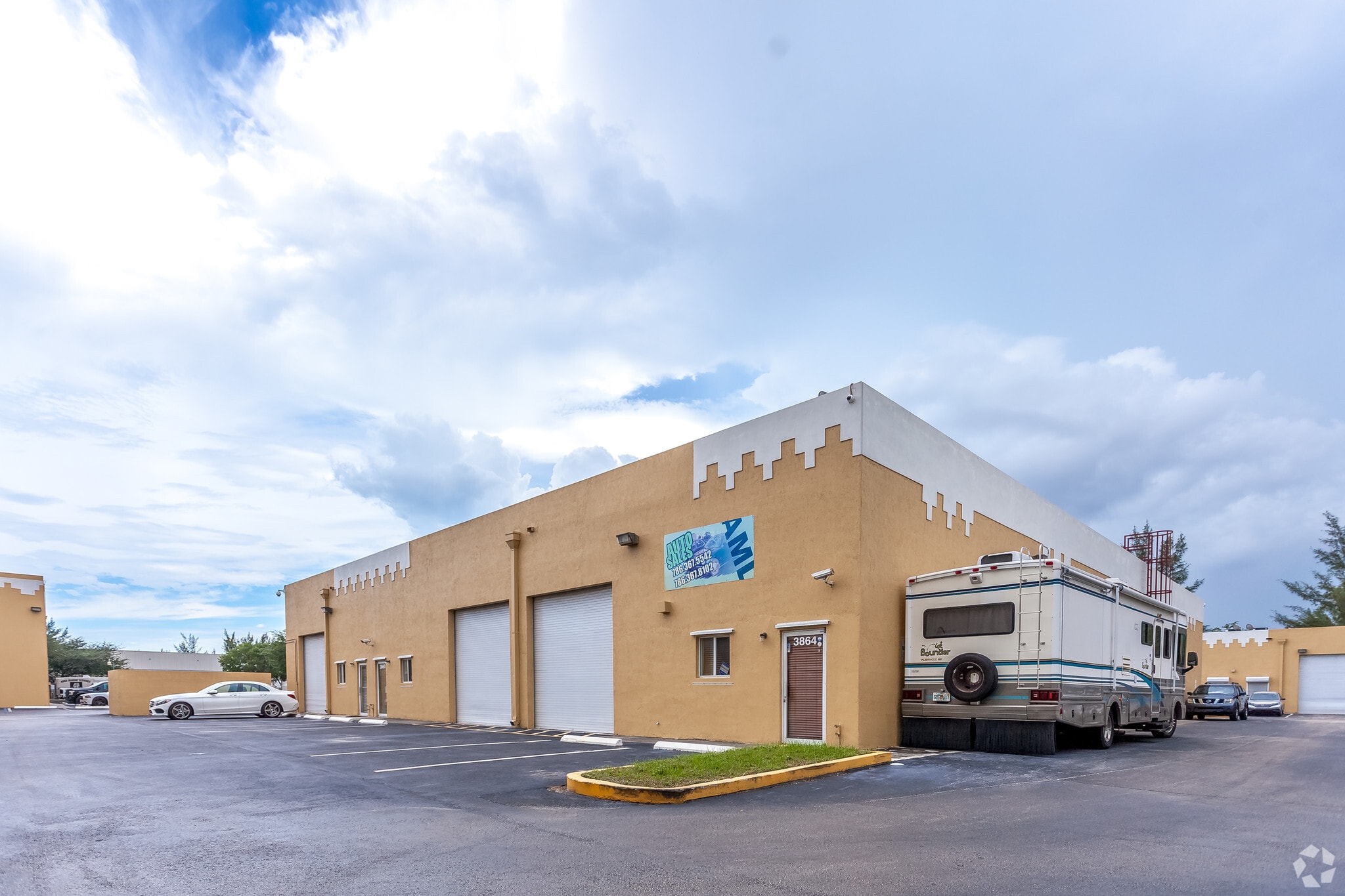 12470-12498 NW 38th Ave, Opa Locka, FL for Rent