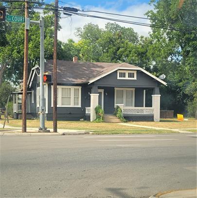 602 E Court St, Seguin, TX for Sale