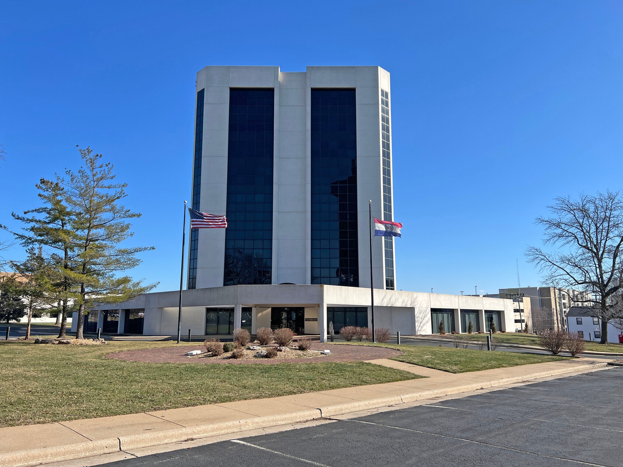 300 John Q. Hammons Pky, Springfield, MO for Rent