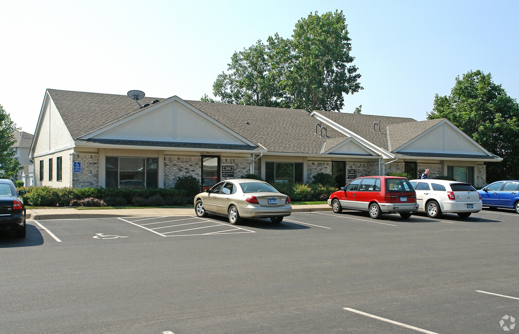 2420 E 117th St E, Burnsville, MN for Rent