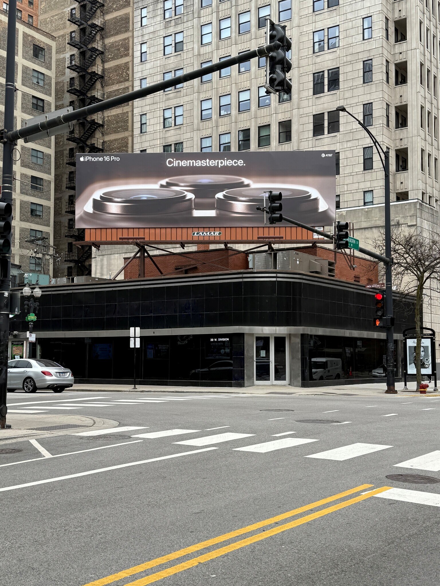 21-29 W Division St, Chicago, IL for Rent
