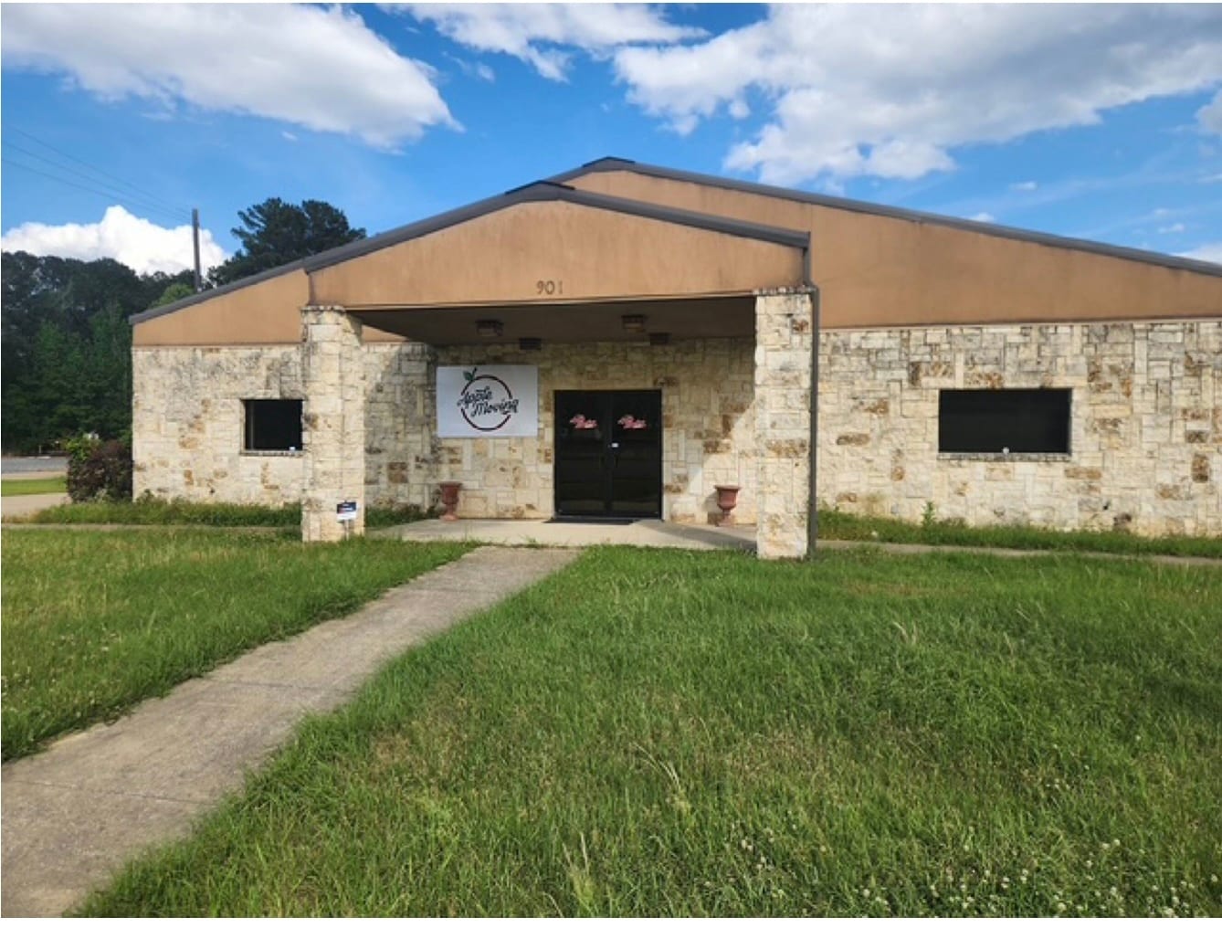 909 University Pky, Leesville, LA for Sale