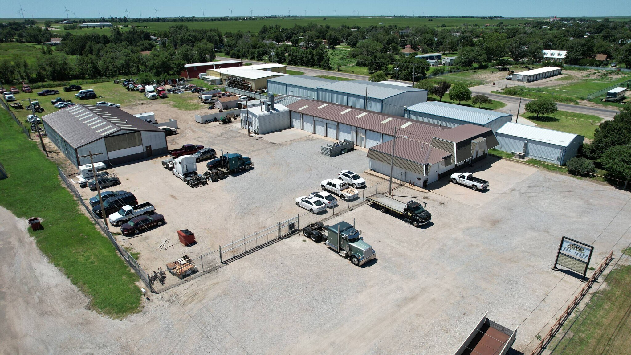 1409 W McArtor Rd, Dodge City, KS for Sale