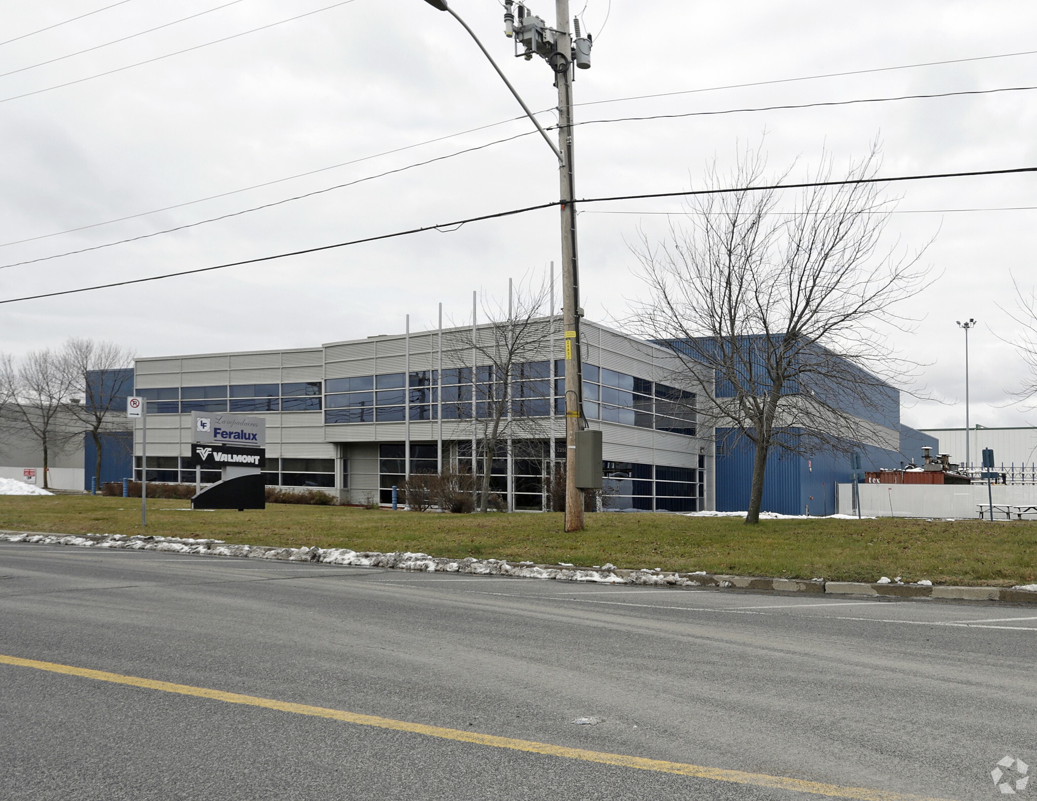 2250 Rue Bombardier, Ste-Julie, QC for Rent