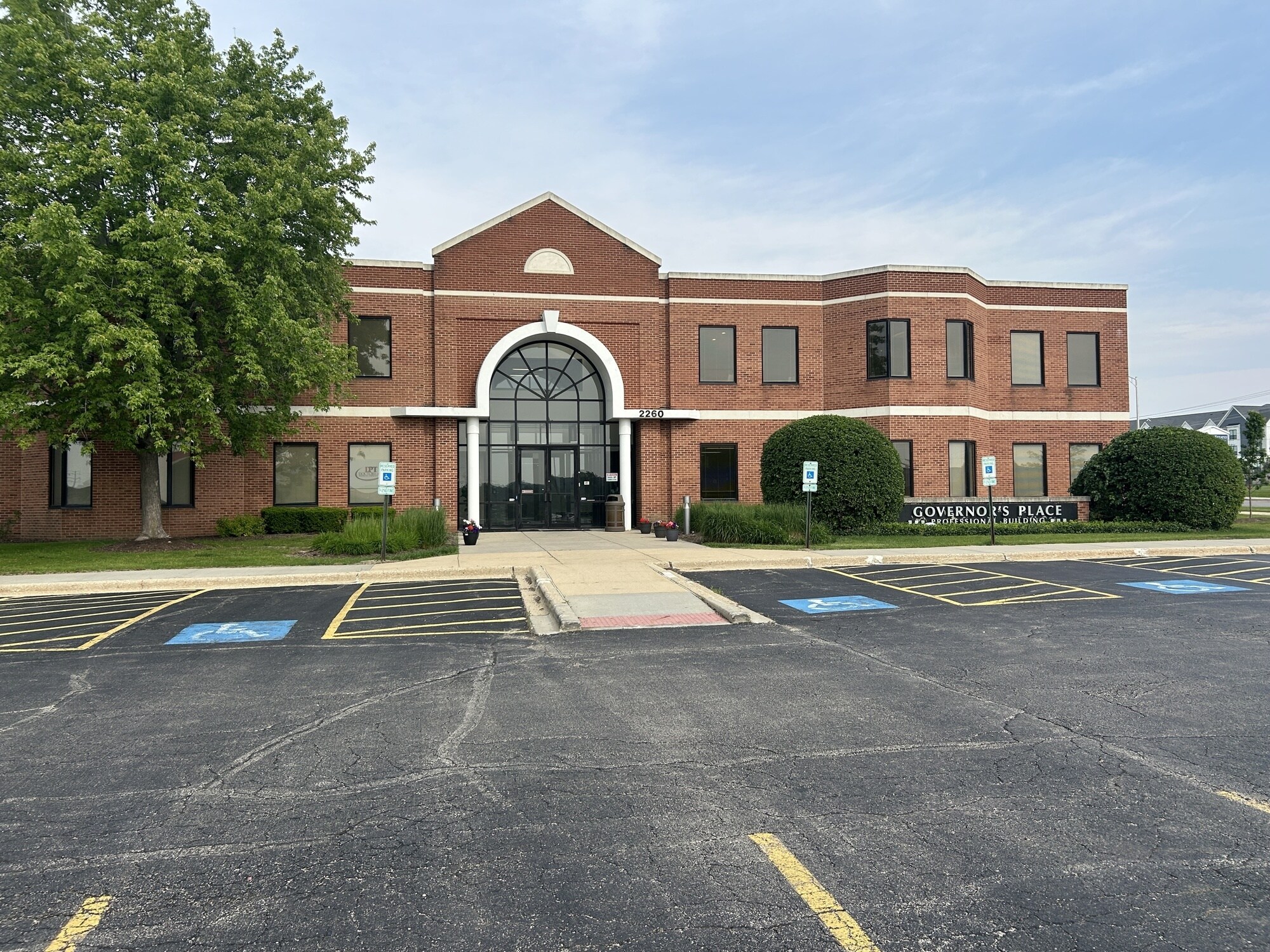 2260 W Higgins Rd, Hoffman Estates, IL for Rent