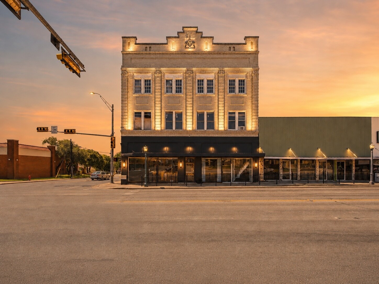 100 W Central Ave, Comanche, TX for Sale