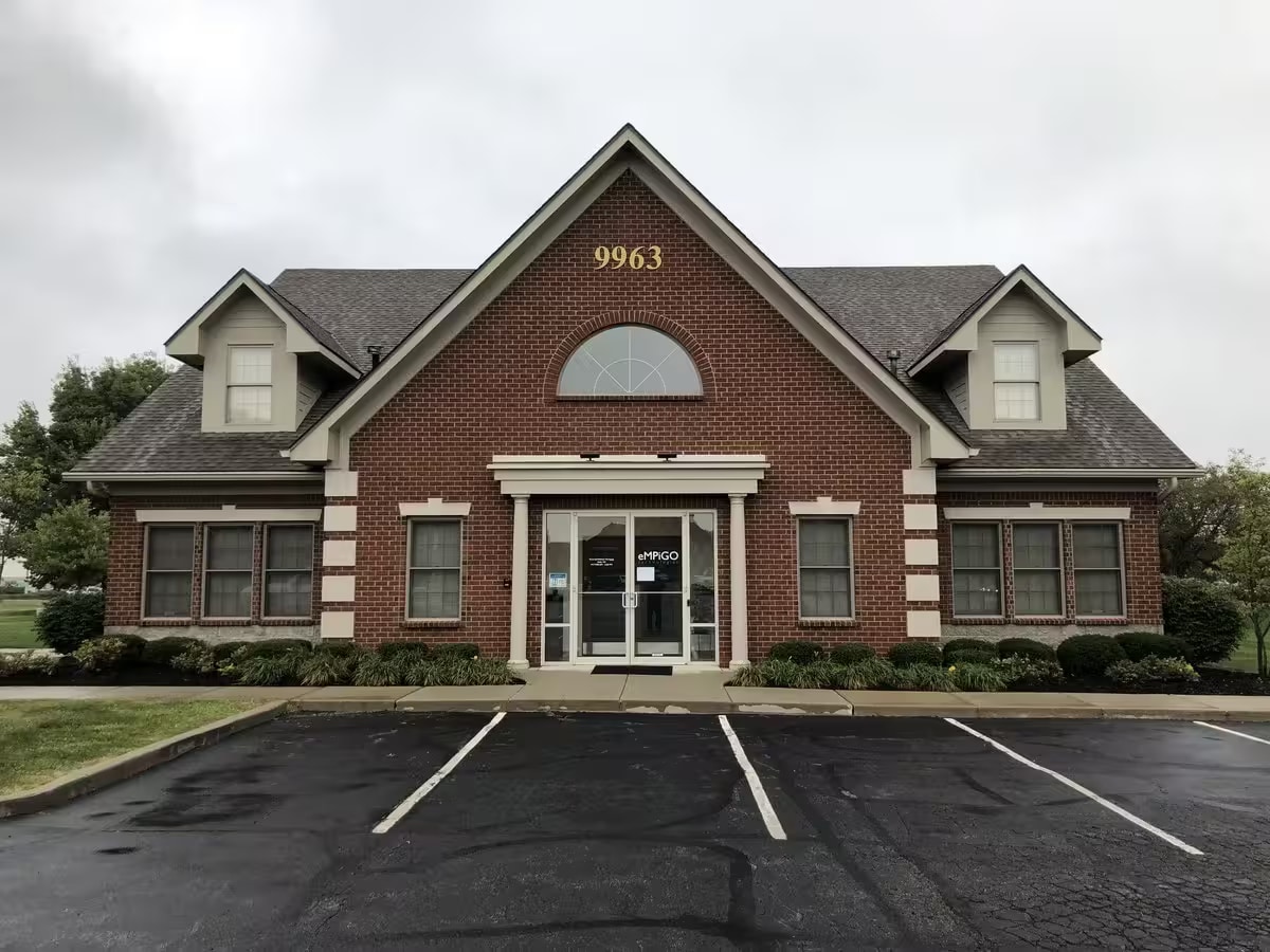 9963 Crosspoint Blvd, Indianapolis, IN for Rent