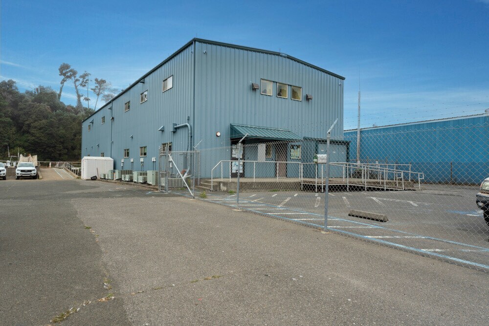 32330 N Harbor Dr, Fort Bragg, CA for Sale