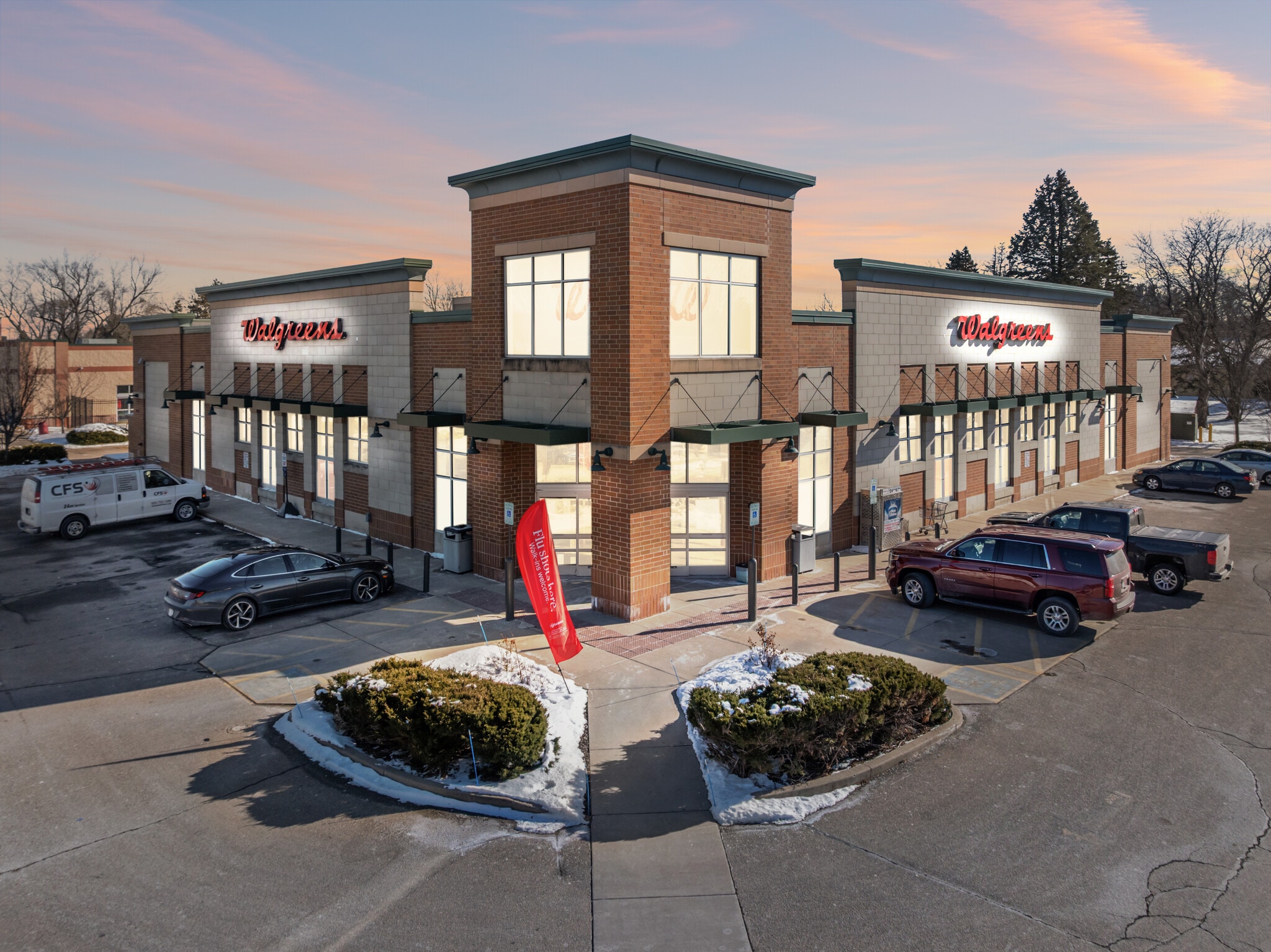 812 N Main St, Lake Mills, WI for Sale