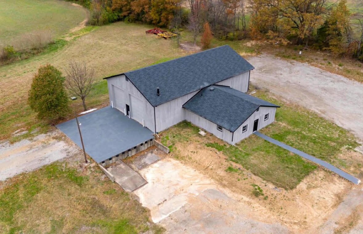 7837 IL-37, Benton, IL for Sale