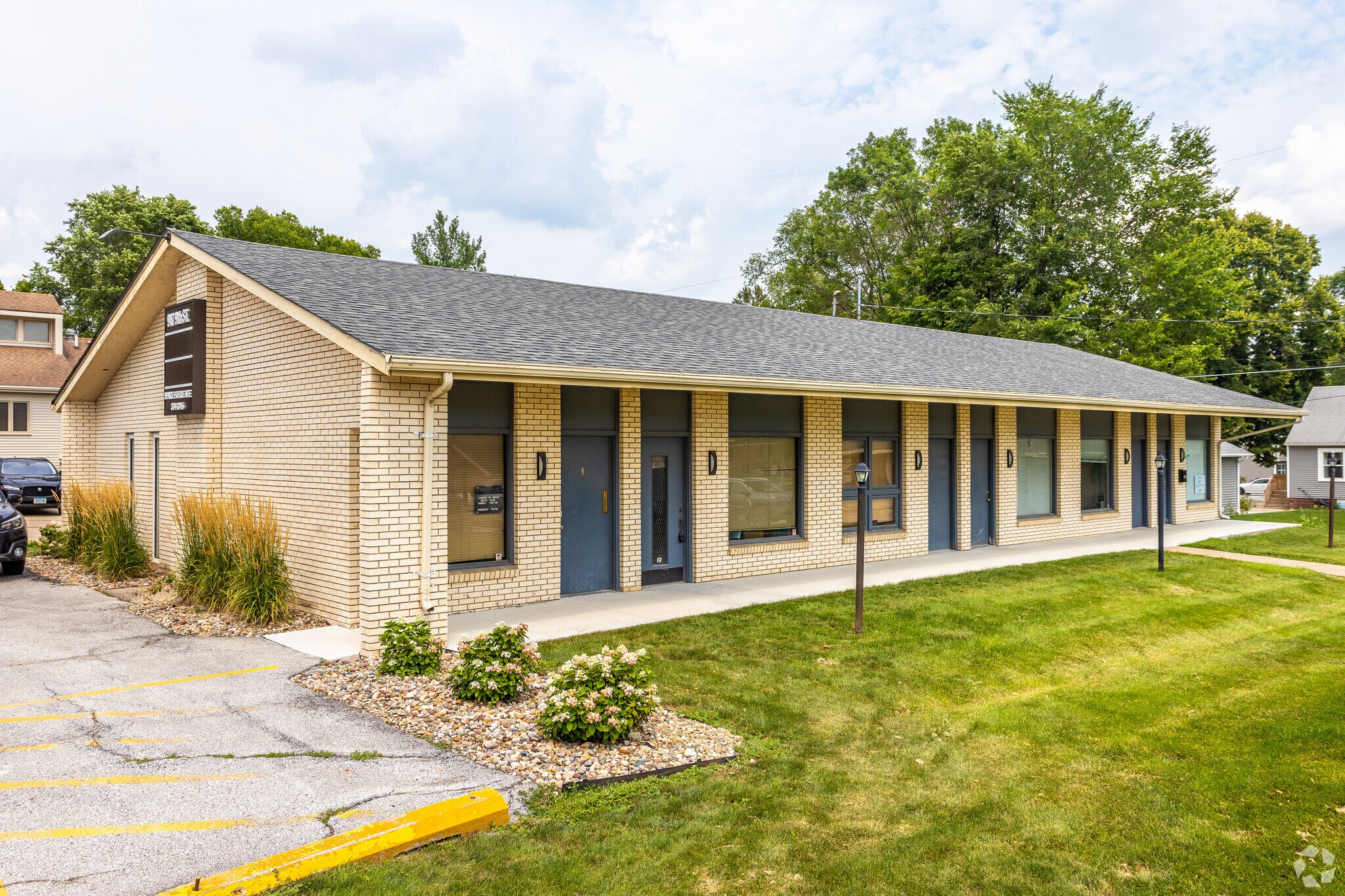 917 9th St, West Des Moines, IA for Rent