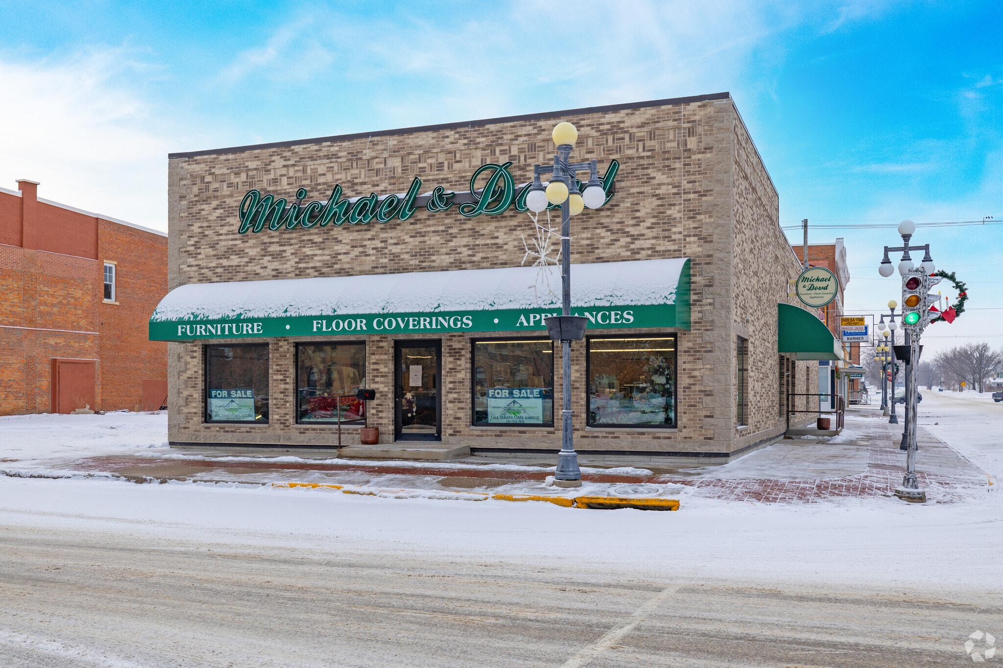 102 E 4th St, Vinton, IA for Sale