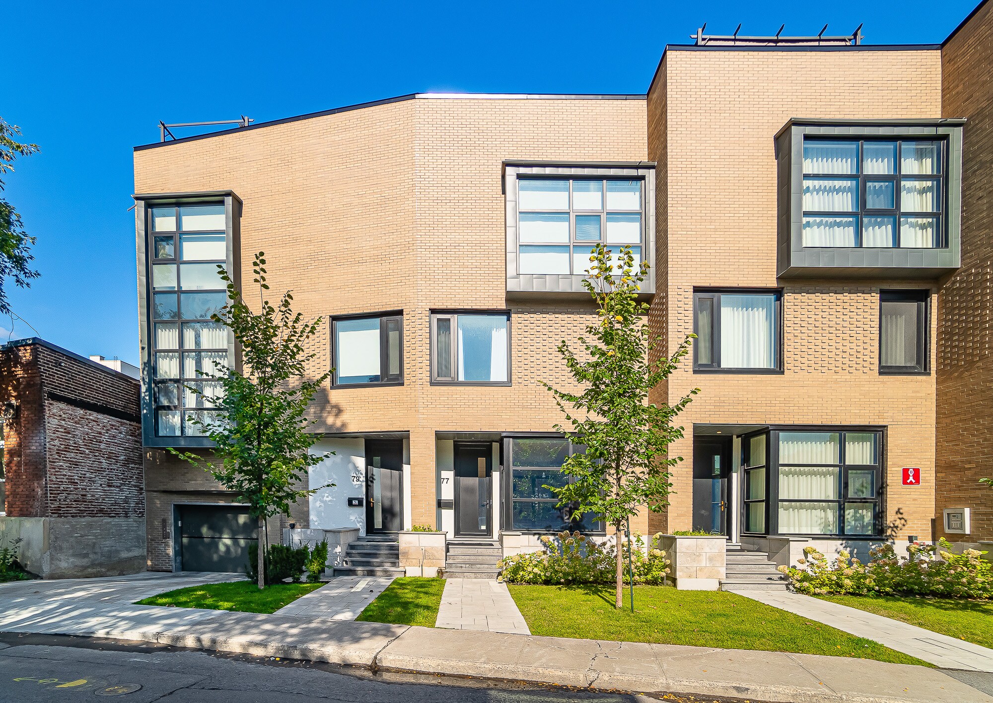 77 Hillside Av Westmount, QC H3Z 1W1 MultiFamily Property for Sale