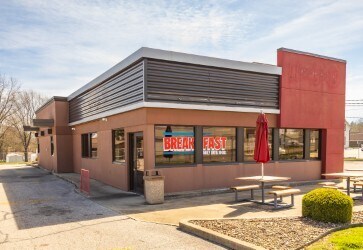 1209 N Main St, Huntingburg, IN for Rent