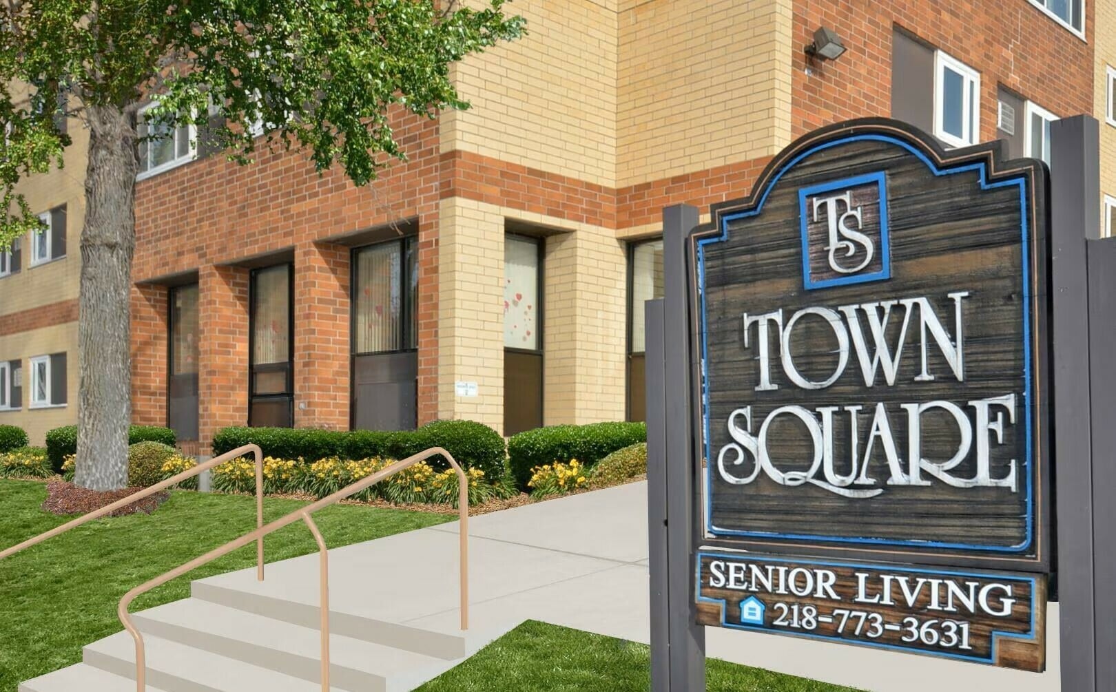 208 2nd St NW, East Grand Forks, MN for Sale