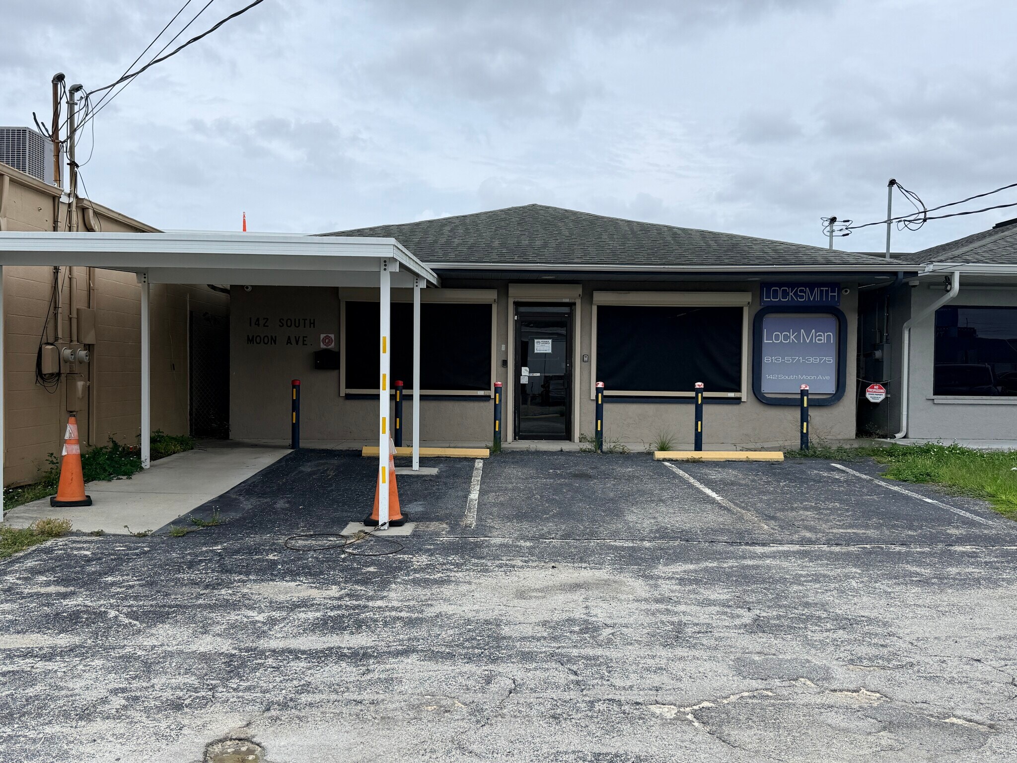 142 S Moon Ave, Brandon, FL for Sale
