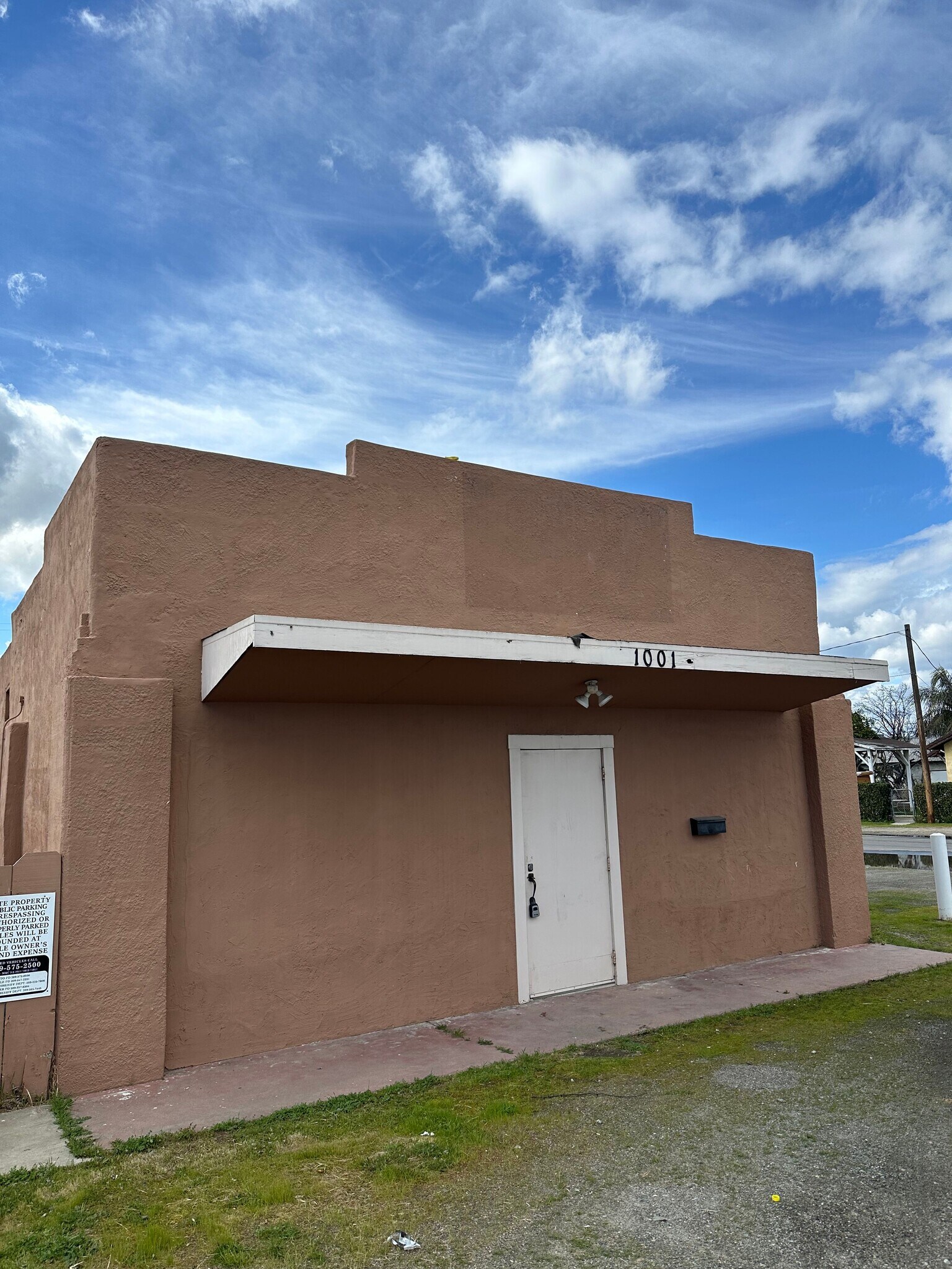 1001 Herndon Rd, Modesto, CA for Rent