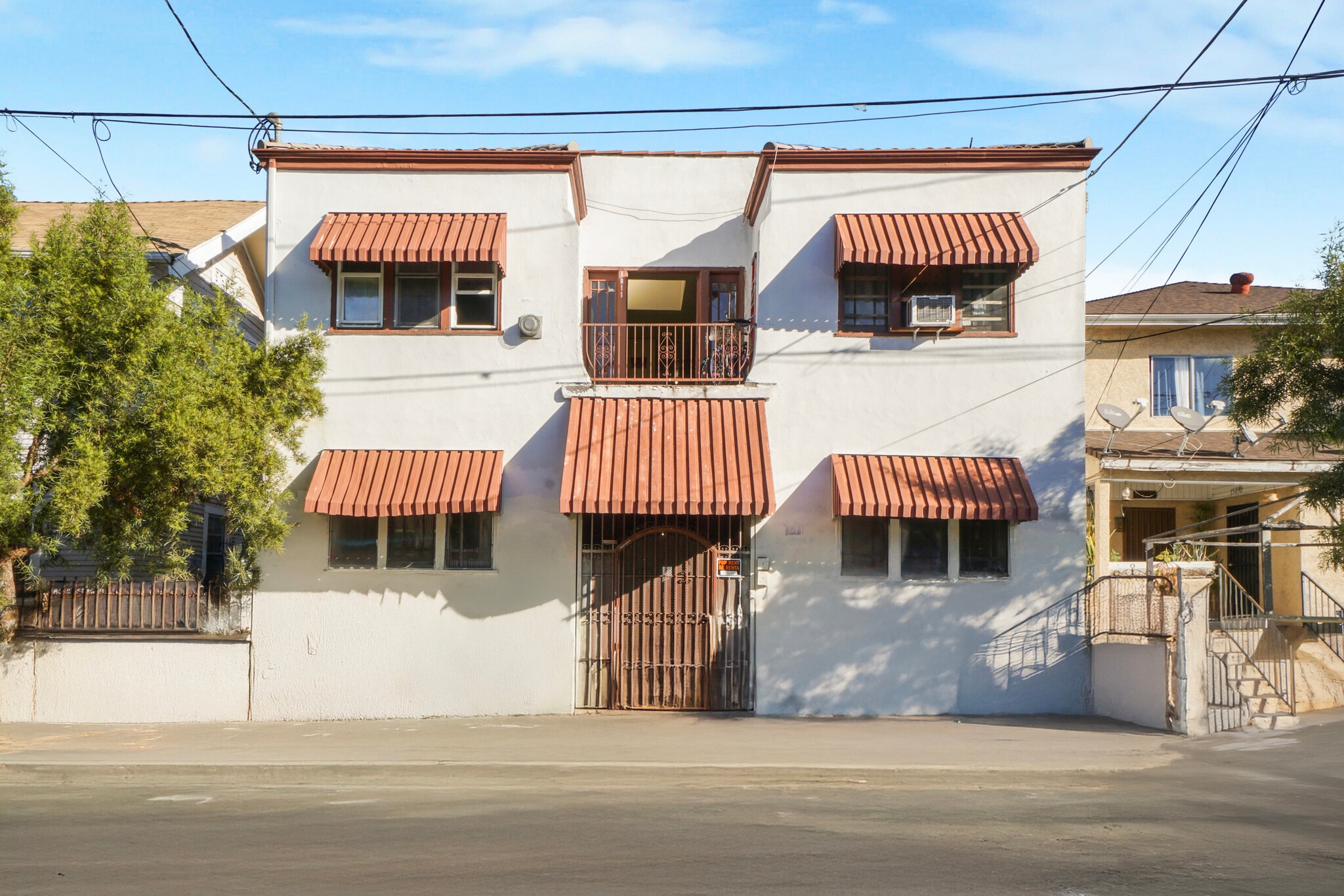 1511 W 11th Pl, Los Angeles, CA for Sale