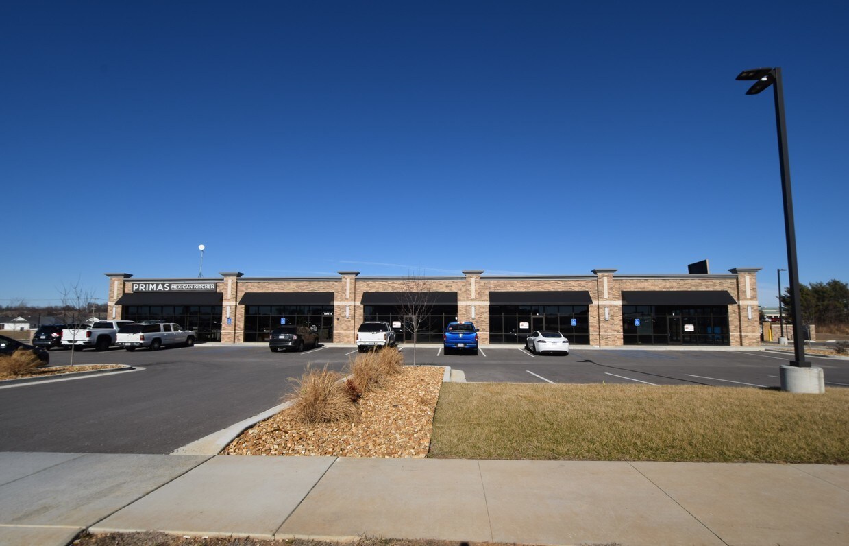5557 N 21st St Ozark, MO 65721 Retail Property for Lease on